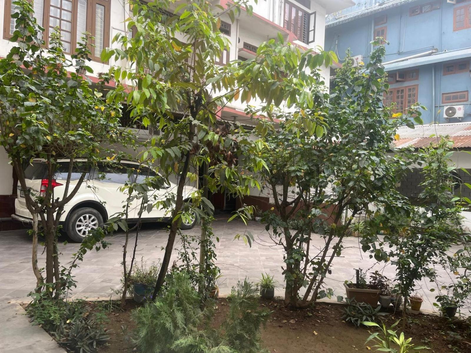 Amazing Homestay Guwahati Exterior photo